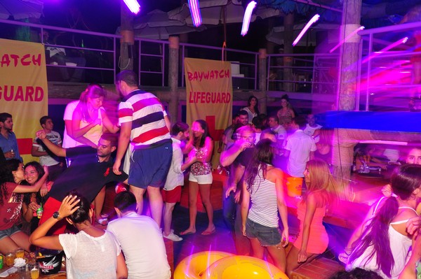 Night Beach Party @ Edde Sands